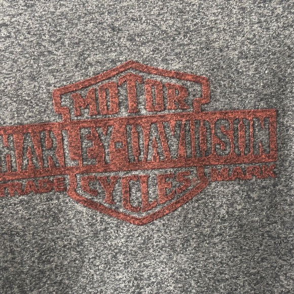 Harley-Davidson Gray Tee with Gold Logo Tag - Picture 3 of 5